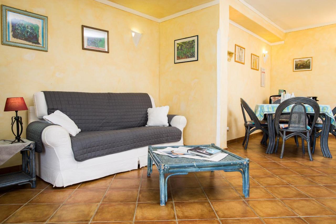 Villa Iris With Pool Baja Sardinia Exterior photo