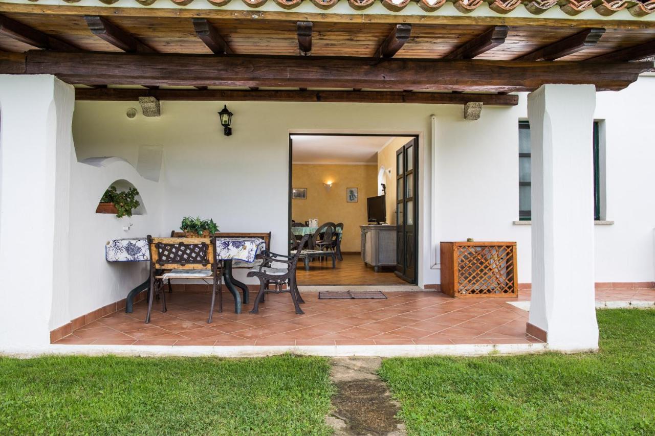 Villa Iris With Pool Baja Sardinia Exterior photo
