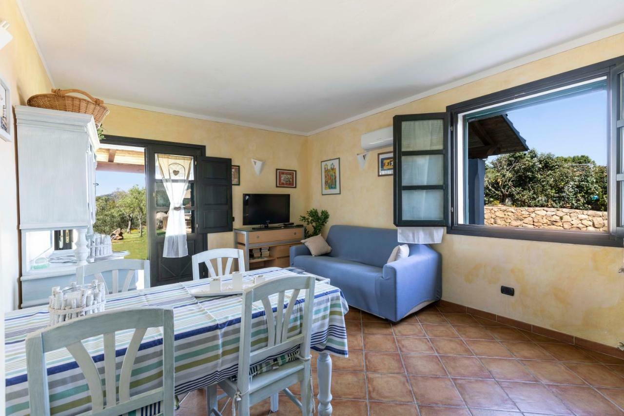Villa Iris With Pool Baja Sardinia Exterior photo