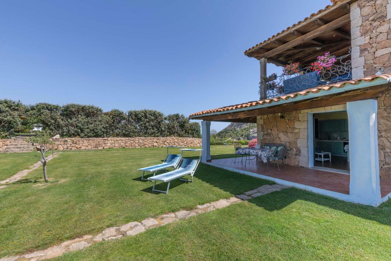 Villa Iris With Pool Baja Sardinia Exterior photo