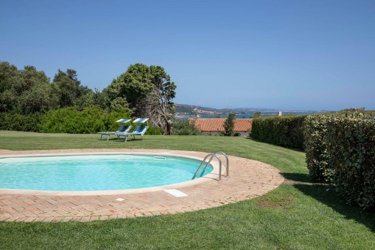 Villa Iris With Pool Baja Sardinia Exterior photo