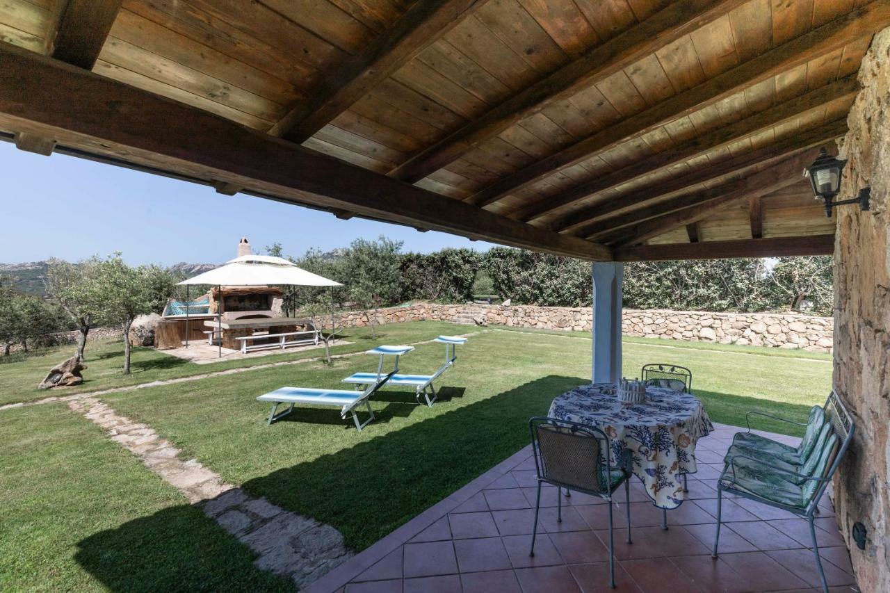 Villa Iris With Pool Baja Sardinia Exterior photo