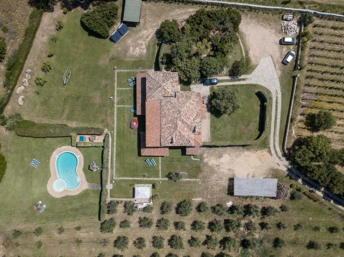 Villa Iris With Pool Baja Sardinia Exterior photo
